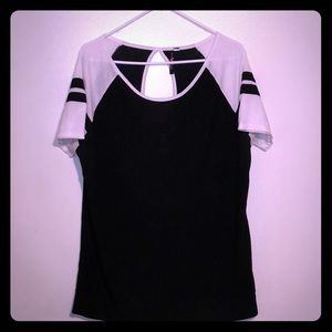 ‼️CCO SALE‼️💓Adorable jersey style top 💕